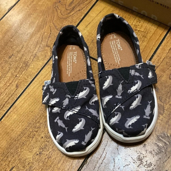 Tom’s toddler shoes - Picture 4 of 7